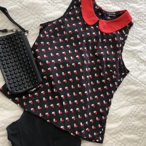 Cute sleeveless Peter Pan collar top